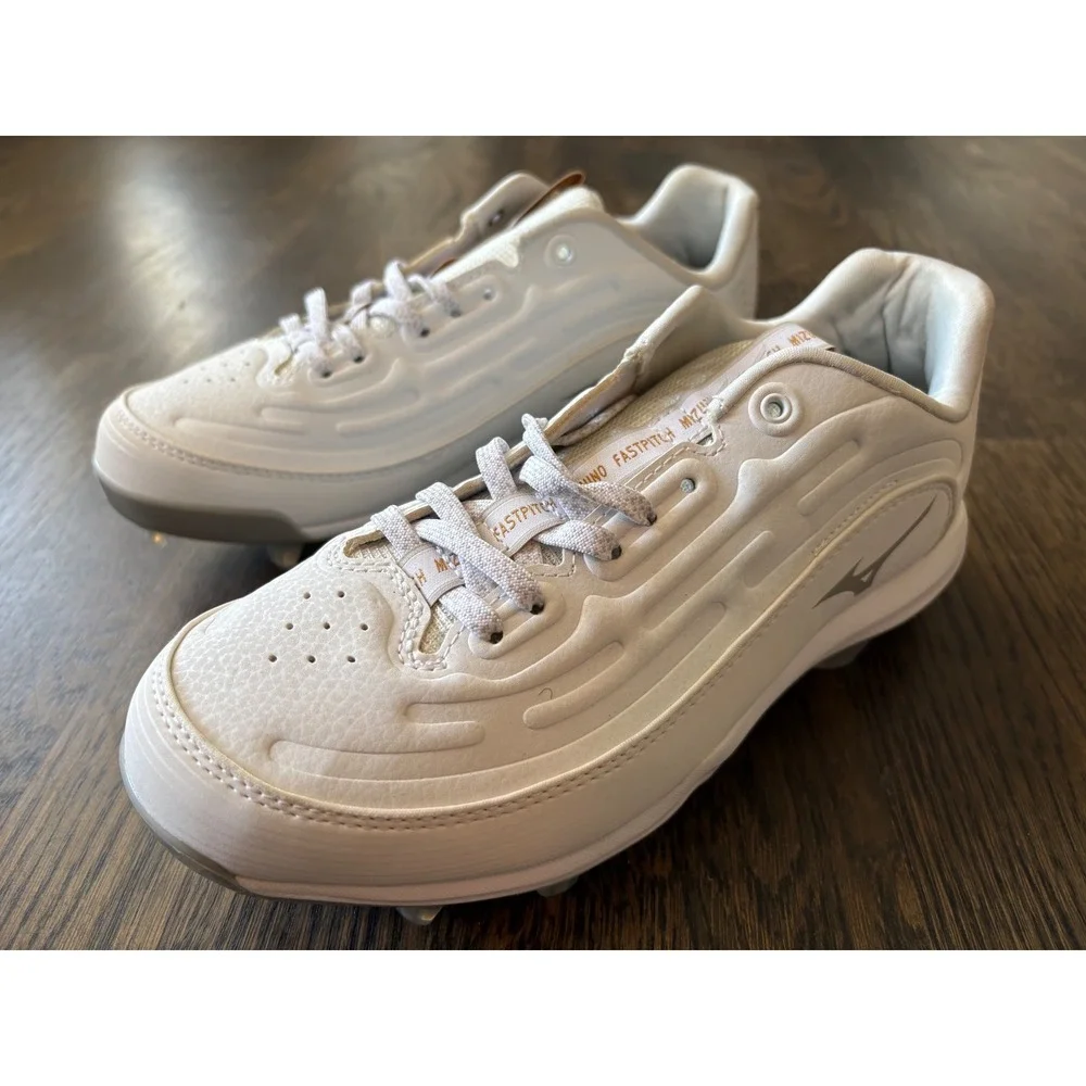 Mizuno Dominant AS Low Fastpitch Softball Cleats Womens Size 7 White Silver